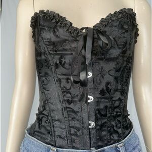 XXS Corset if you’re not tiny barely no chest small waist, it  will not fit
